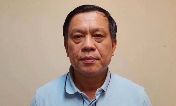 Thu giữ 25 phong bì tiền tỷ đề tên doanh nghiệp tại nơi làm việc của cựu Thứ trưởng Nguyễn Bá Hoan